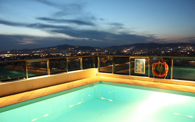 Dorian Inn Hotel