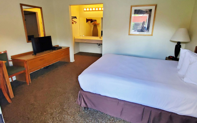 Magnuson Hotel Ely