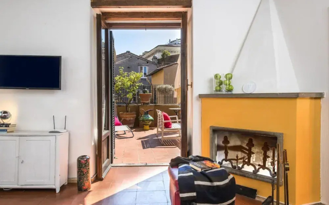 Chiara in Pantheon Apartment With Terrace