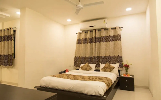 OYO 9023 Dwarka Inn