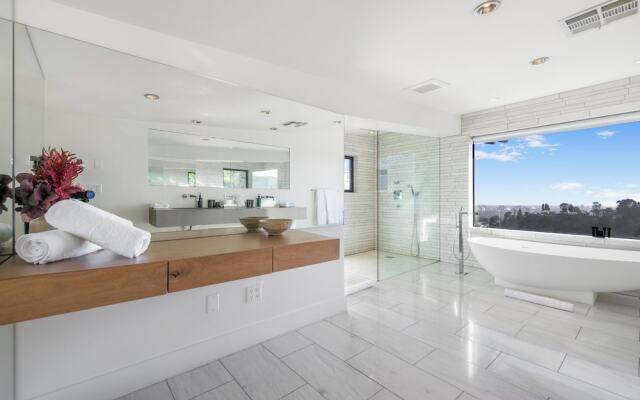 Summitridge - An Elegant Estate With Unobstructed City and Ocean Views