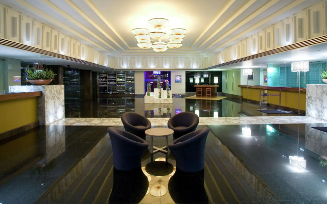 Hilton Petaling Jaya - photo 2