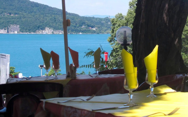 Les Acacias Bellevue