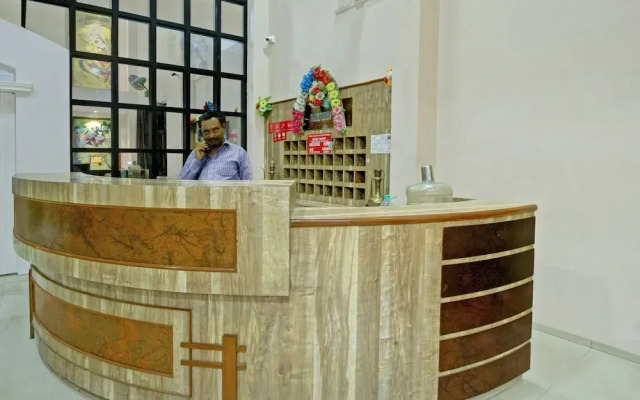 Oyo 30636 Hotel Navaratna International