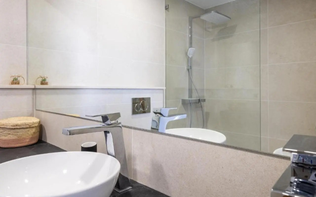 Beach Praia - Sleep 5 - Pool - Free wi-fi - Air Con