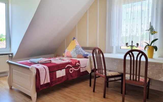 Apartment Bayreuth, 4 Zimmer Ferienwohnung im Haus mit Kunst, WLAN, Küche, Parkplatz