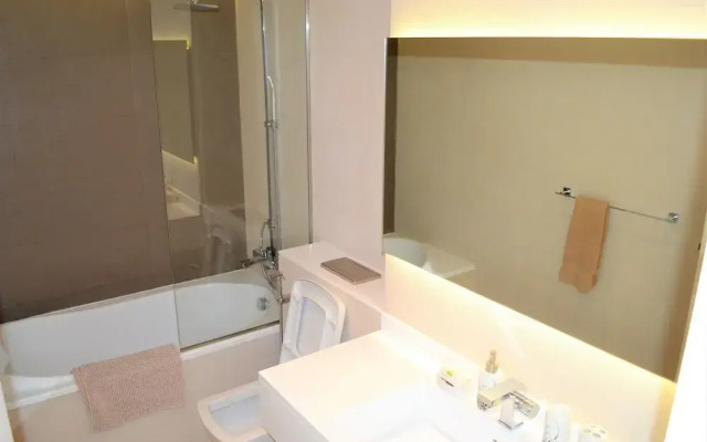 Ascapes  West Avenue Tower