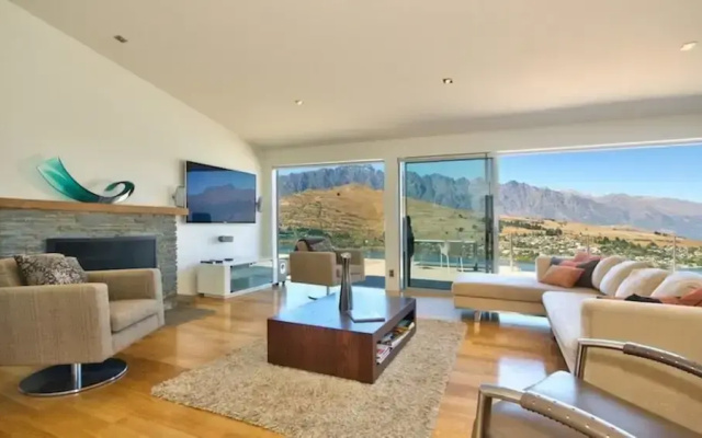 Mountain & Lake Views