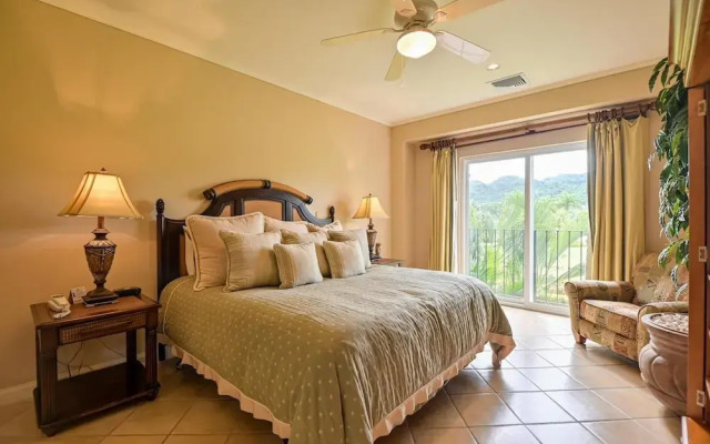 CR Luxury Del Mar 5H 2 Bdrm