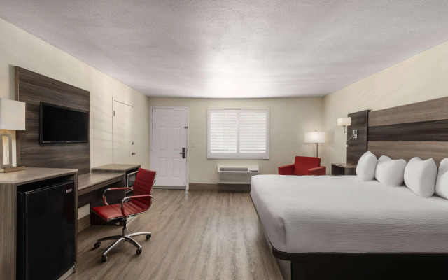 Ramada by Wyndham Kingman