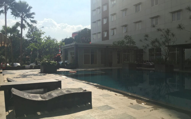 Beauty Spacious Studio Room At Pinewood Apartment Jatinangor