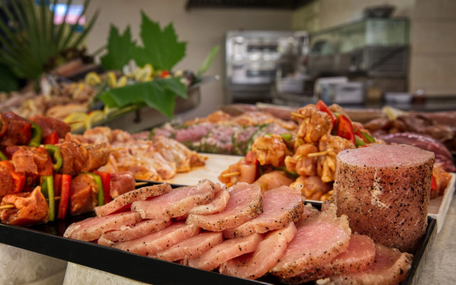 Mirena Rose Garden Family Studio