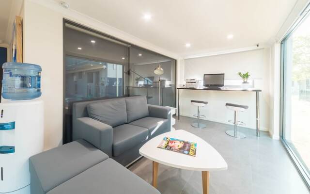Batavia Apartment