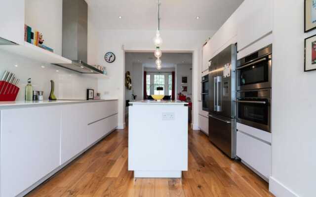 The Clapham Crib - Spacious 4bdr House With Patio