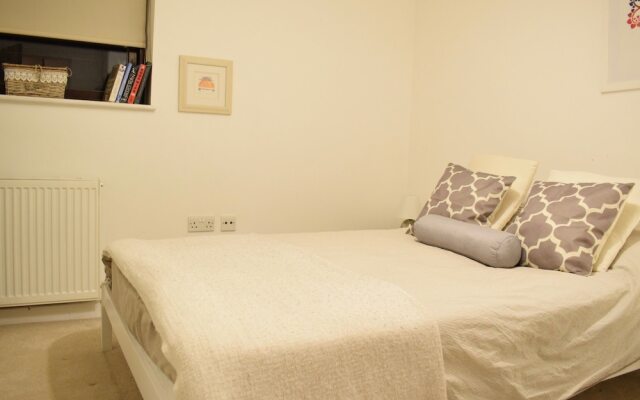 Stunning 2 Bedroom Flat Near Wimbledon