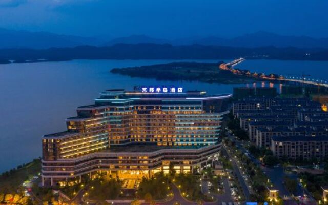 Yibang Peninsula Hotel