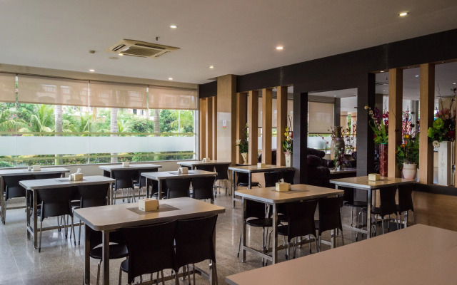 OYO 775 Aviari Hotel