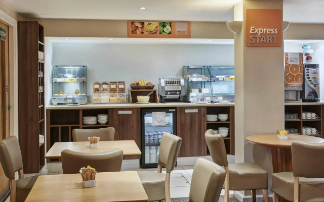 Holiday Inn Express London Victoria by IHG