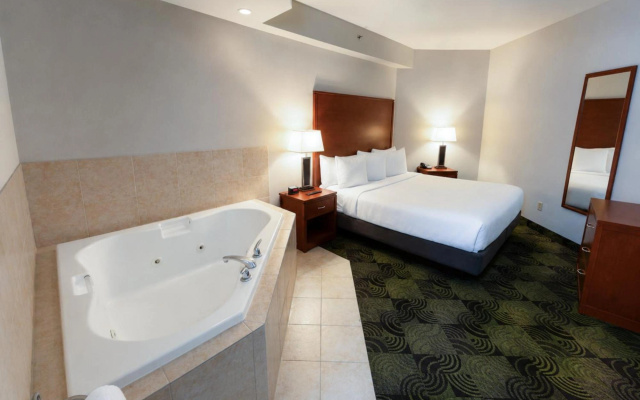 Deerfoot Inn & Casino