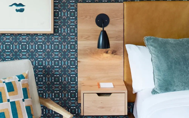 Woodstock Way Hotel