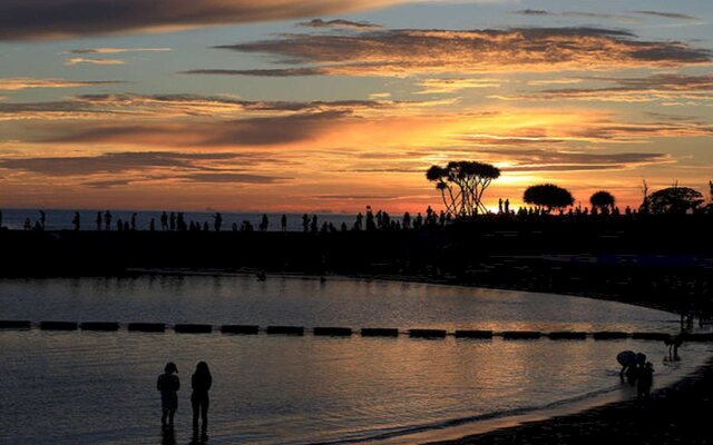 Sunset Beach Hotel