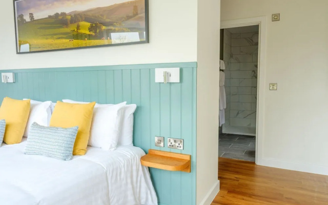 Meadow 2 Bedroom Lodge 1