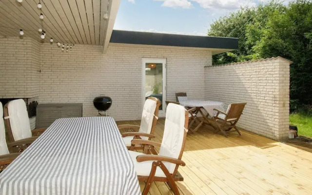 8 Person Holiday Home in Asnaes