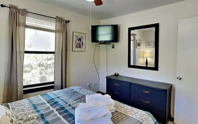 Knotty Pines Cabin by Ruidoso Vacation Rentals