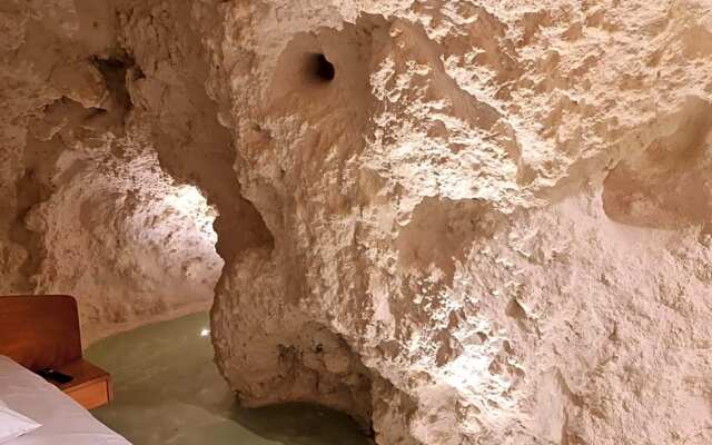 Anassa Cave by Estia