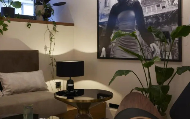 Teight Hotel
