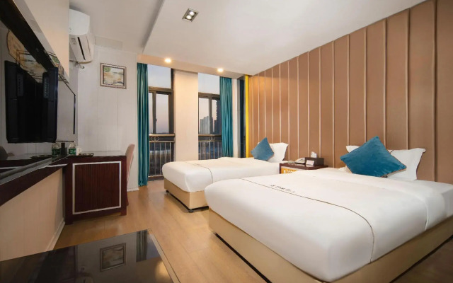 Landing International Hotel