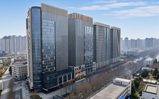 Vienna Hotel (Luoyang Jiudou Road Wanda) – Outside – Luoyang