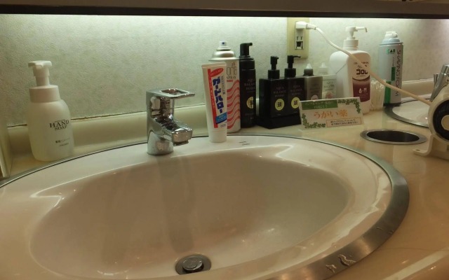 Capsule Hotel Wellbe Sakae - Caters to Men