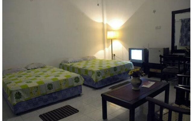Aubrona Hotel