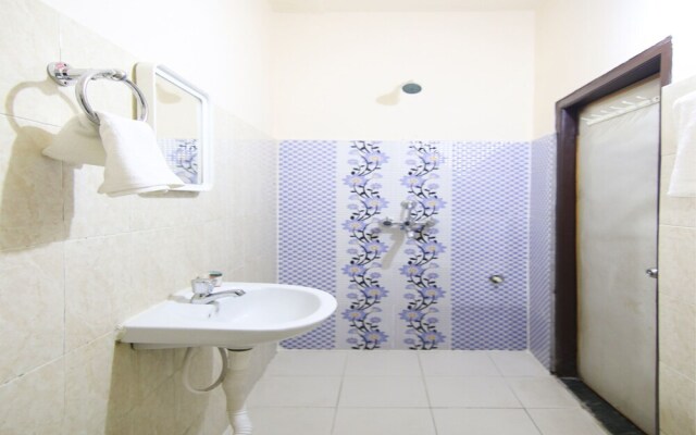 OYO 12856 Beach City