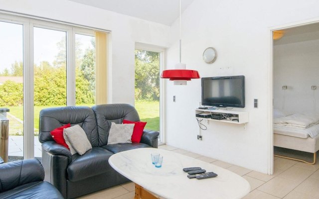 10 Person Holiday Home in Grenaa