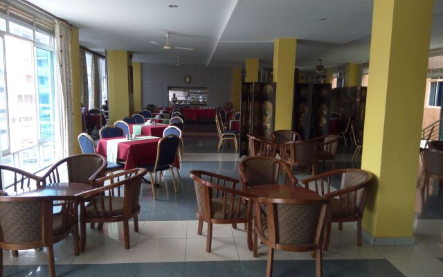Aponye Hotel
