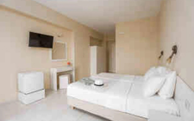 Paralos The Maxine - Adults Only