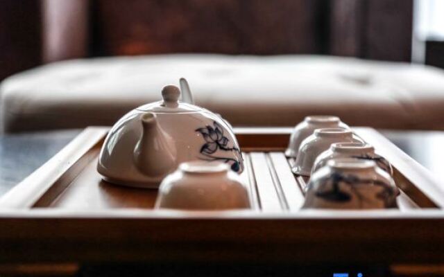 Scholars Hotel (Zhenjiang City Government Sports Exhibition Center)