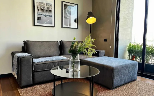 w Amazing 2BR With Elegant Balcony in Roma Nte