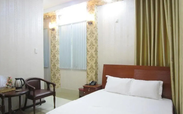 Vyvy Airport Hotel