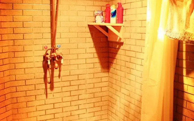 Shangri-La Mai Zhu Kung Gar Hotel