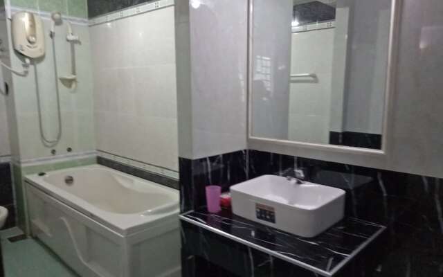 Duc Long Hotel