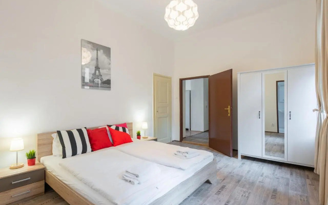Residence Tesnov Apartment