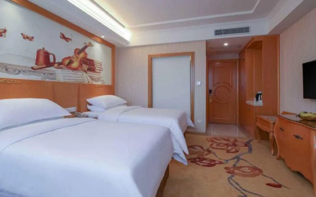 Vienna Hotel (Huizhou Qiuchang Yingbin Road)