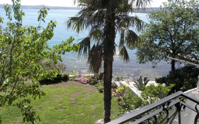 Vlatkica - 10 m From Beach - A2 Lea