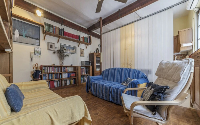 San Lorenzo Wooden Flat