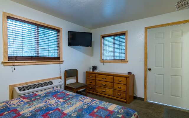 Yosemite Riverside Inn
