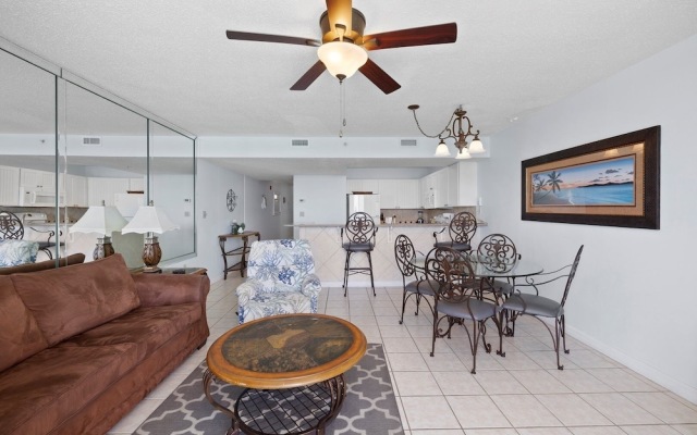 Pelican Beach 1707 1 Bedroom Condo by Pelican Beach Management