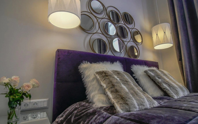 Opera Apartment with Garage, 2BR & 2BTH, AC